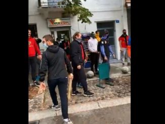 Leutar.net Ekipa N1 napadnuta na Cetinju, demonstranti ih gađali kamenjem (VIDEO)