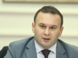 Leutar.net "Volim da popijem, nisam alkoholičar" Ćosić se oglasio nakon prozivki da je nasrnuo na partnerku i OBJASNIO ZAŠTO VOLI DODIKA