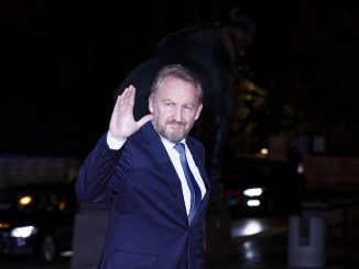 Leutar.net Izetbegović: Vučić nam ne treba slati vakcine i žito, neka prestanu sa progonom branilaca BiH