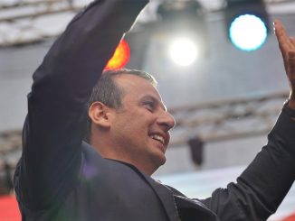 Leutar.net KAKAV ĆE PUT ODABRATI RS: Opozicija i Vukanovićeva sve veća popularnost nasuprot Dodikovih ratnih bubnjeva