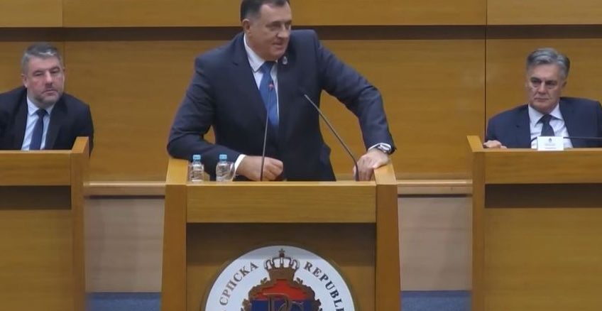 Leutar.net Dodik opoziciji: Gonite se u tri repličke materine! Opozicija Dodiku: Pljačka ti materina!