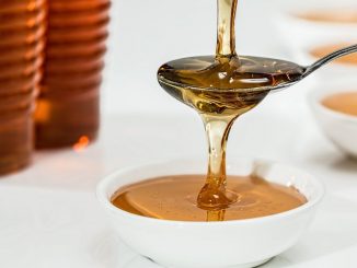 Leutar.net 14 zabluda o medu: Mora se uzimati drvenom kašikom, nema rok trajanja…