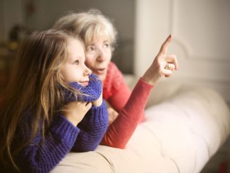 Leutar.net Naučno dokazano: Bake su više vezane za unuke nego za svoju djecu