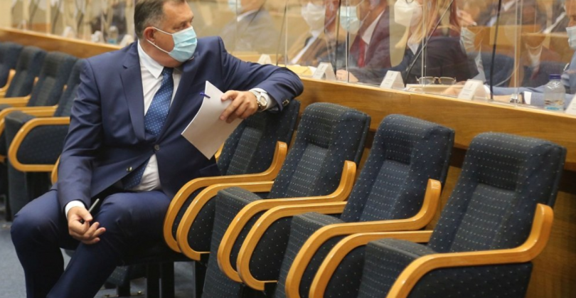 Leutar.net Dodik pisao kancelaru Šolcu: Zaposlio sam armiju naših radnika u Njemačkoj, a ni hvala mi niste rekli!