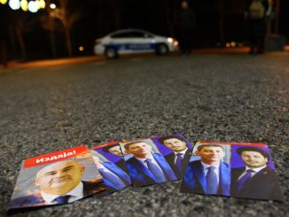 Leutar.net Potresi na političkoj sceni Crne Gore: Broje se izdajnici, traže se saradnici