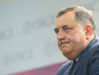 Leutar.net Dodik ipak popušta: Odgađa usvajanje zakona o vojsci i porezima Republike Srpske