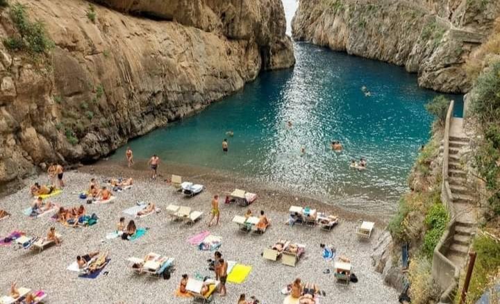 Leutar.net Srpski tviteraši oduševljeni plažom u Mostaru, a evo zašto niko nije čuo za nju