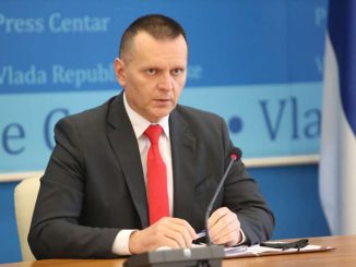 Leutar.net "Napadač od ranije poznat policiji" Lukač o napadu na službeno vozilo predsjednice Srpske