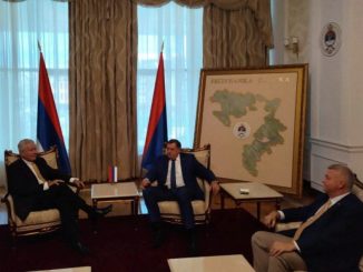 Leutar.net Direktor Savjeta za nacionalnu politiku SAD Robert Mekjuen čestitao Dodiku izbornu pobjedu