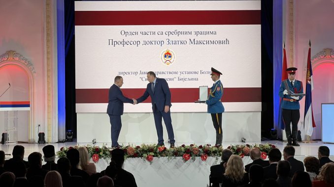 Leutar.net Dodik odlikovao Putina Ordenom Srpske na ogrlici