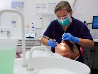 Leutar.net U Srbiju po nove zube i grudi: Tokom praznika gužva u stomatološkim ordinacijama i klinikama za plastičnu