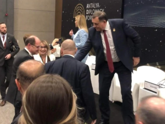 Leutar.net Turista Šmit: Budite spremni, biće ozbiljna reakcija prema Dodiku