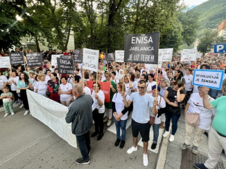 Leutar.net U Jablanici veliki broj građana na protestu (FOTO)