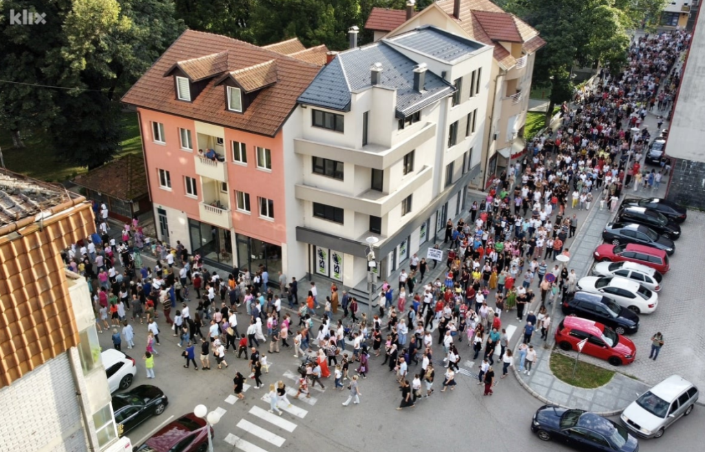 Leutar.net U Jablanici veliki broj građana na protestu (FOTO)