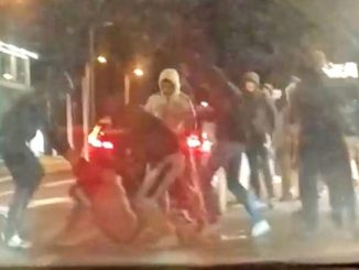 Leutar.net Huligani u Mostaru napali majku i sina (VIDEO)