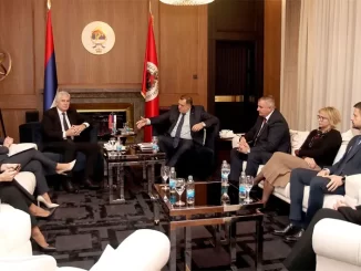 Leutar.net Članovi SNSD-a i HDZ-a, predvođeni Dodikom i Čovićem, sastali se u Banjaluci