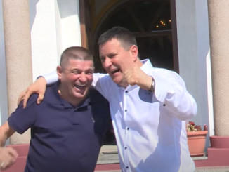 Leutar.net Koncert Baje Malog Knindže u osnovnoj školi u Banjaluci, roditelji bijesni: Nastup odlikovanog patriote organizuje funkcioner SNSD