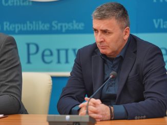 Leutar.net Na auto-putu Banjaluka-Gradiška pucano na vozilo Milana Novitovića
