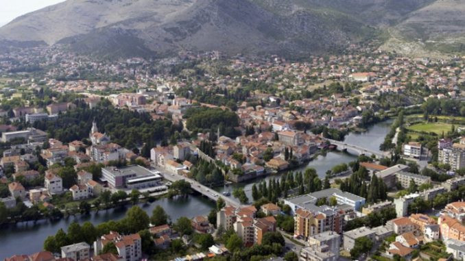 Leutar.net Nesreća kod Trebinja, poginula jedna osoba, dvije povrijeđene