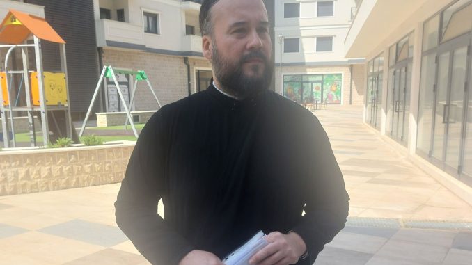 Leutar.net Policija se oglasila o napadu na sveštenika u Trebinju, reagovao i vlasnik kafića