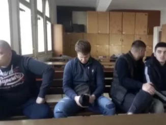 Leutar.net Vučić pomilovao aktiviste SNS optužene za napad i lomljenje vilice studentkinji