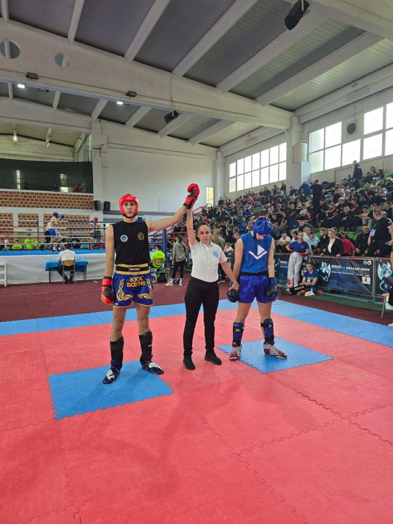 Sedam medalja za kik boksere „Veleža“ na Balkanskom openu u Tešnju Leutar.net Leutar.net Sedam medalja za kik boksere „Veleža“ na Balkanskom openu u Tešnju