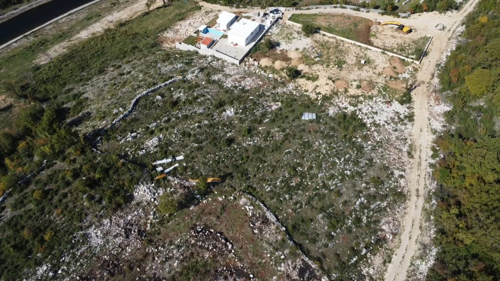 Leutar.net Prodajem zemljište na obali Trebišnjice, u blizini Manastira Tvrdoš (VIDEO)