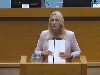 Željka poslala poruku na engleskom: Zadatak odrađen! Leutar.net Leutar.net Željka poslala poruku na engleskom: Zadatak odrađen!