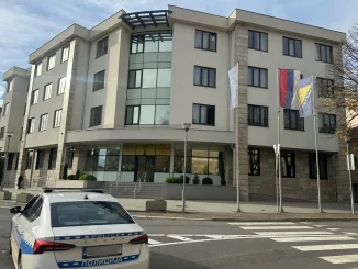 Leutar.net DIREKT SAZNAJE – Penzionisani policajac iz Trebinja priveden zbog seksualnog uznemiravanja djece