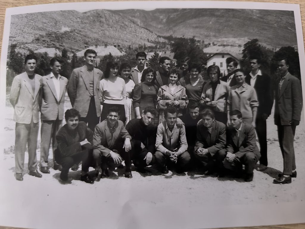 Nekadašnji učenici trebinjske gimnazije obilježili 68 godina mature Leutar.net Leutar.net Nekadašnji učenici trebinjske gimnazije obilježili 68 godina mature