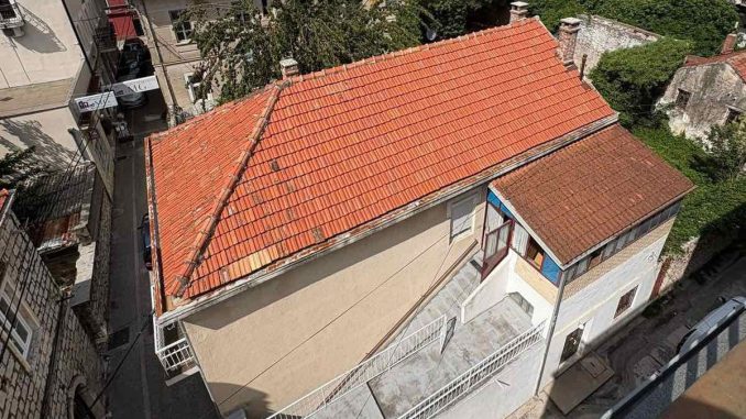 Leutar.net Rijetka prilika u srcu Trebinja – stan, poslovni prostor i vrt