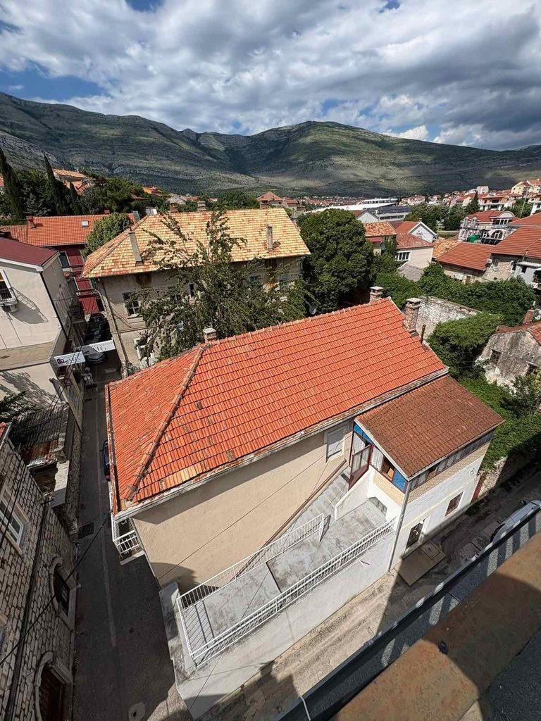 Leutar.net Rijetka prilika u srcu Trebinja – stan, poslovni prostor i vrt