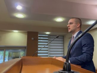 Leutar.net Đorđe Vučinić održao press nakon incidenta u Narodnoj skupštini Republike Srpske (VIDEO)