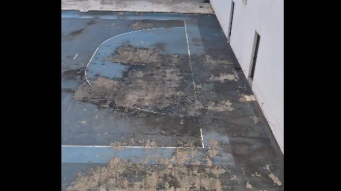 Leutar.net Pogledajte kako izgledaju tereni SRPSKA OPEN - sve se raspada!